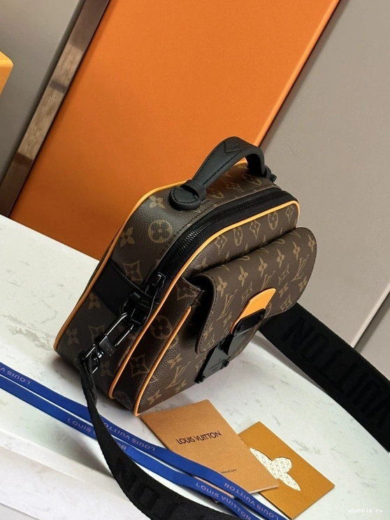 WIS VUITTON MESSENGER LOCK LOUIS S 0827